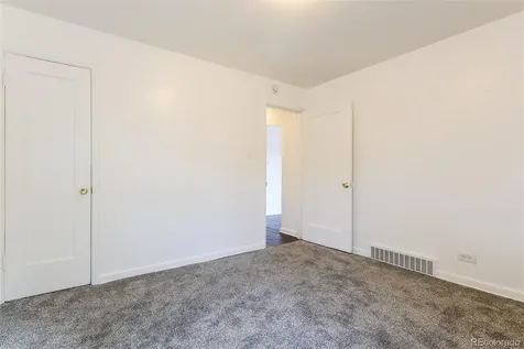 1616 Newark Street Aurora CO 80010