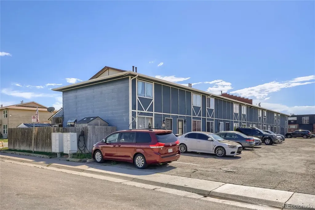 1435 Norfolk Street Aurora CO 80011
