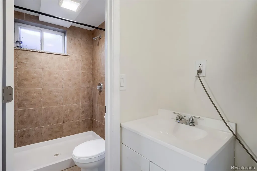 1435 Norfolk Street Aurora CO 80011