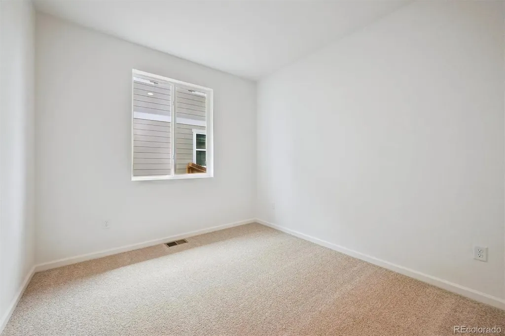 45933 Wood Thrush Avenue Bennett CO 80102