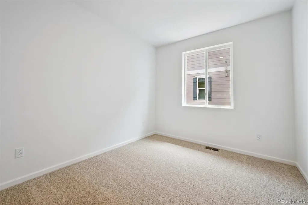 45933 Wood Thrush Avenue Bennett CO 80102