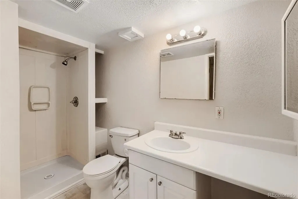 1811 S Quebec Way Denver CO 80231
