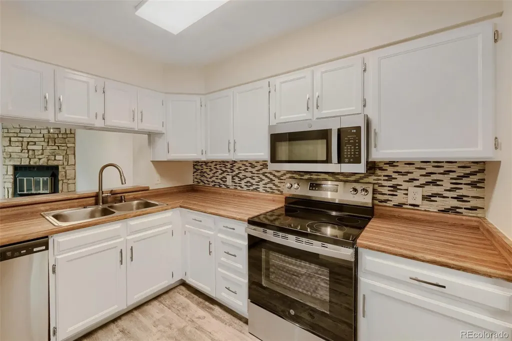 1811 S Quebec Way Denver CO 80231