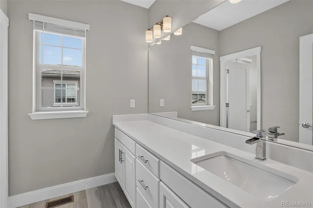 2165 S Orion Street Lakewood CO 80228