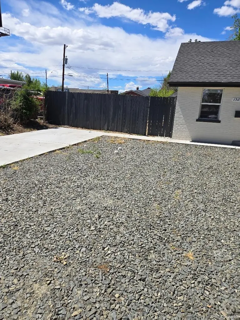 1525 Roslyn Street Denver CO 80220