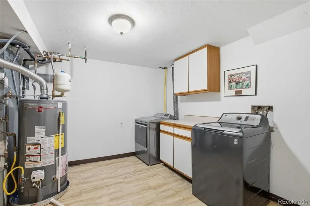 2956 S Fenton Street Denver CO 80227