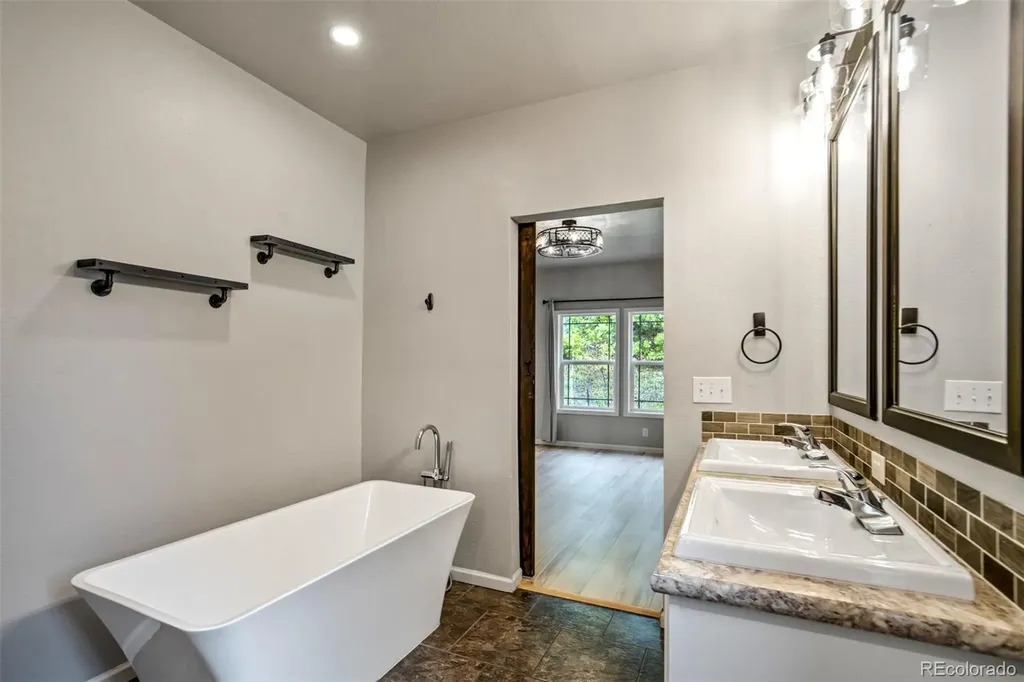 4998 Chippewa Drive Larkspur CO 80118