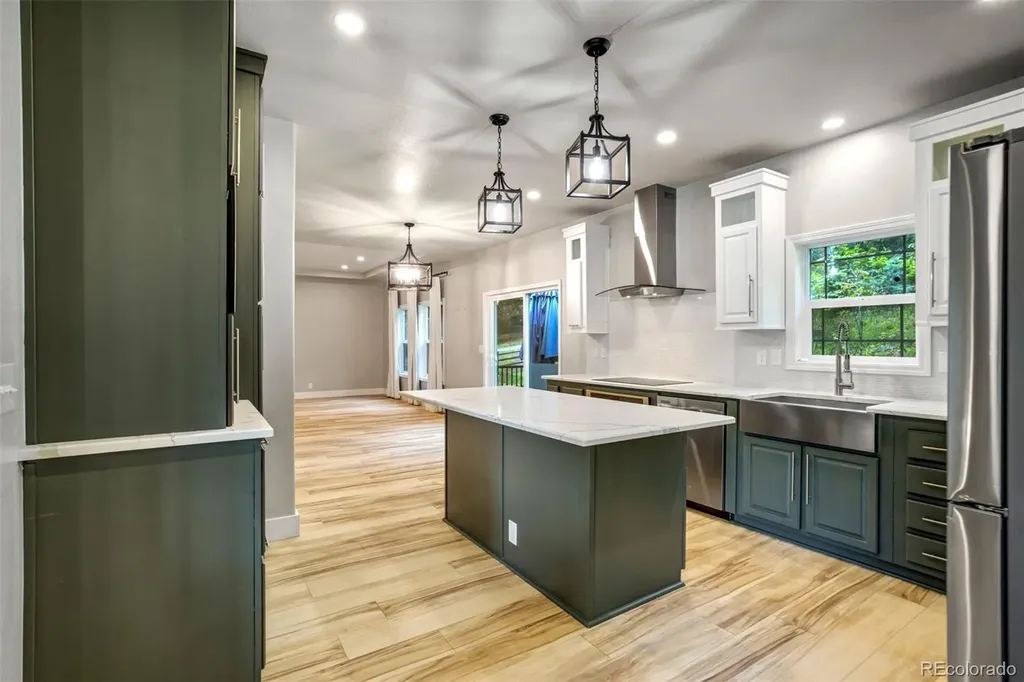 4998 Chippewa Drive Larkspur CO 80118