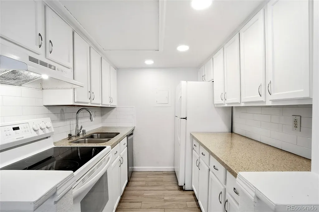 3436 S Locust Street Denver CO 80222