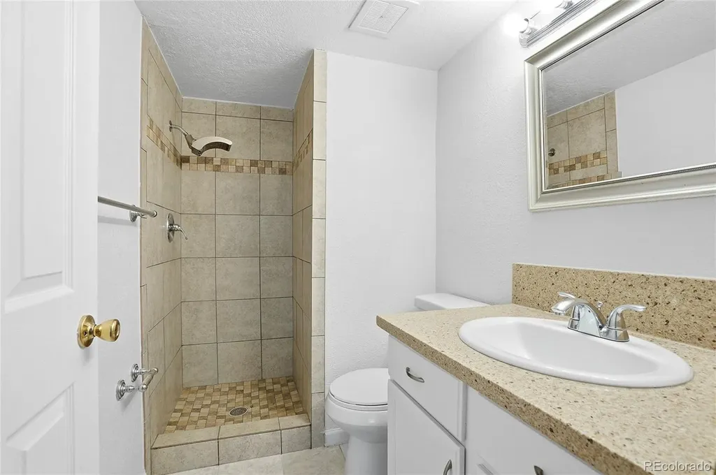 3436 S Locust Street Denver CO 80222