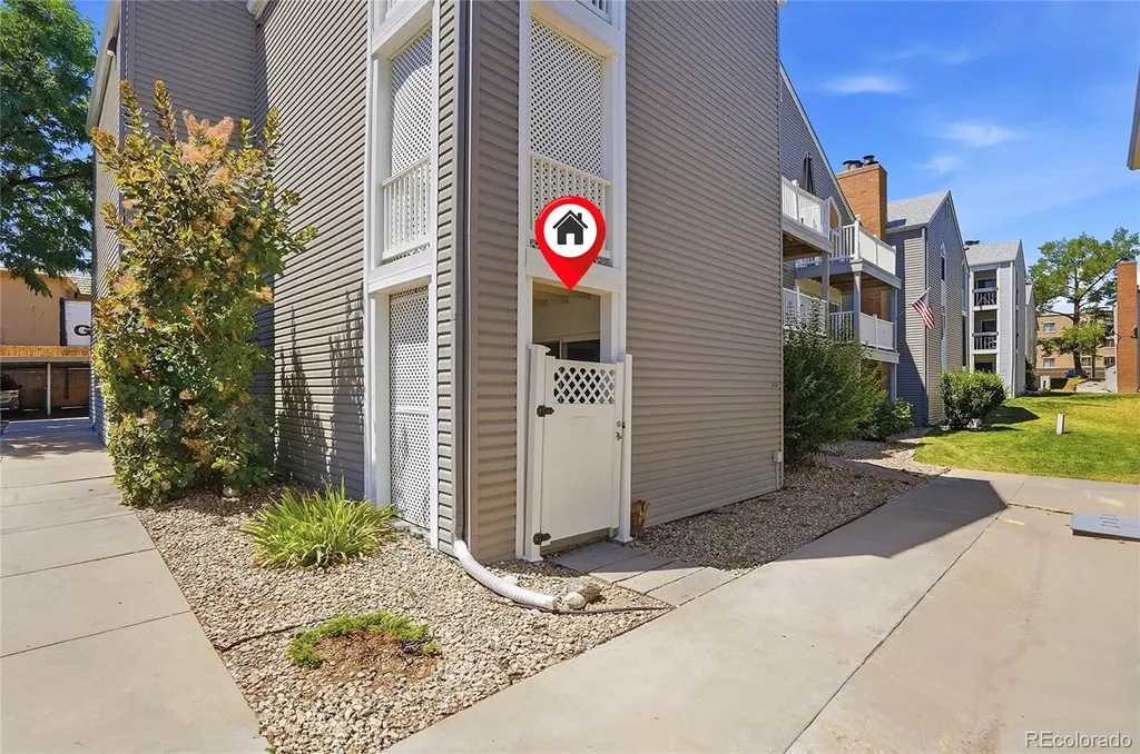 3436 S Locust Street Denver CO 80222