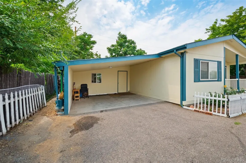 2884 W Iliff Avenue Denver CO 80219