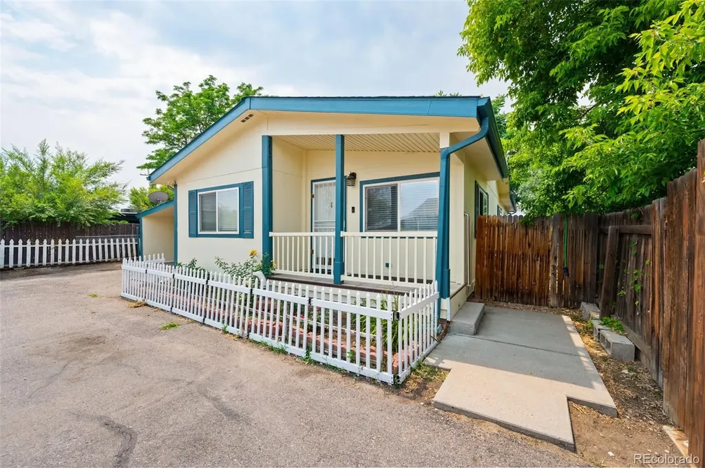 2884 W Iliff Avenue Denver CO 80219
