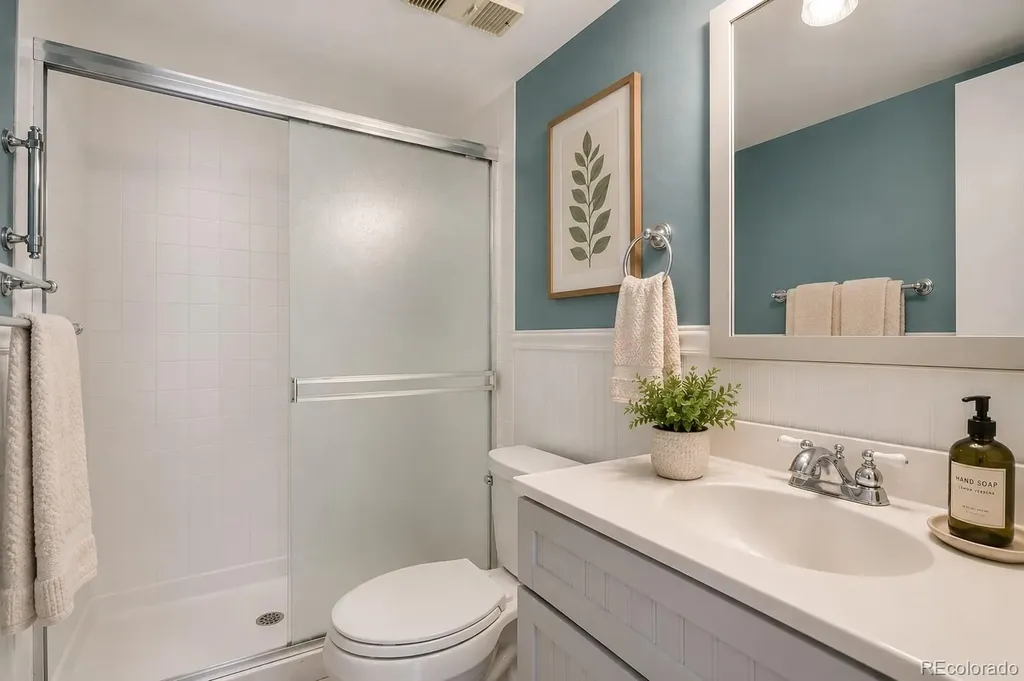 1011 S Ironton Street Aurora CO 80012