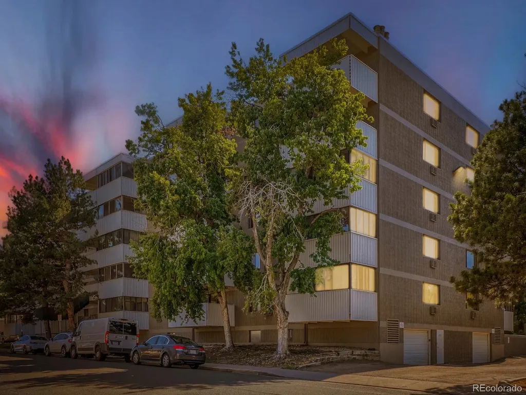 1011 S Ironton Street Aurora CO 80012