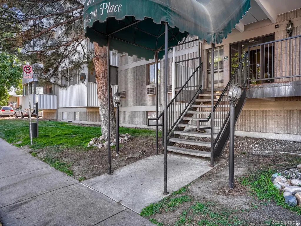 1011 S Ironton Street Aurora CO 80012