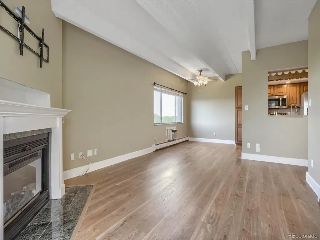 1011 S Ironton Street Aurora CO 80012