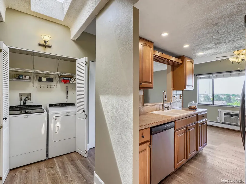 1011 S Ironton Street Aurora CO 80012