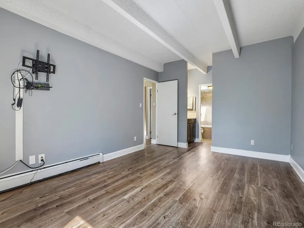 1011 S Ironton Street Aurora CO 80012