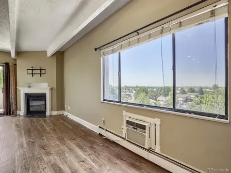 1011 S Ironton Street Aurora CO 80012