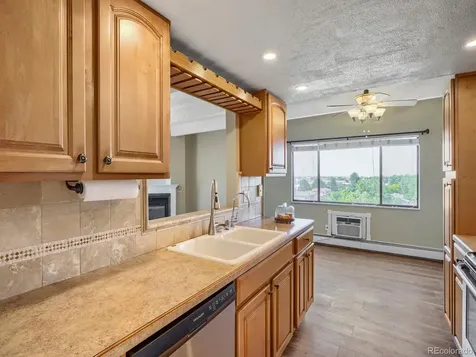 1011 S Ironton Street Aurora CO 80012