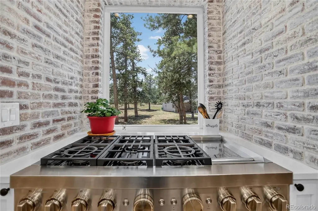 19404 Hilltop Pines Path Monument CO 80132