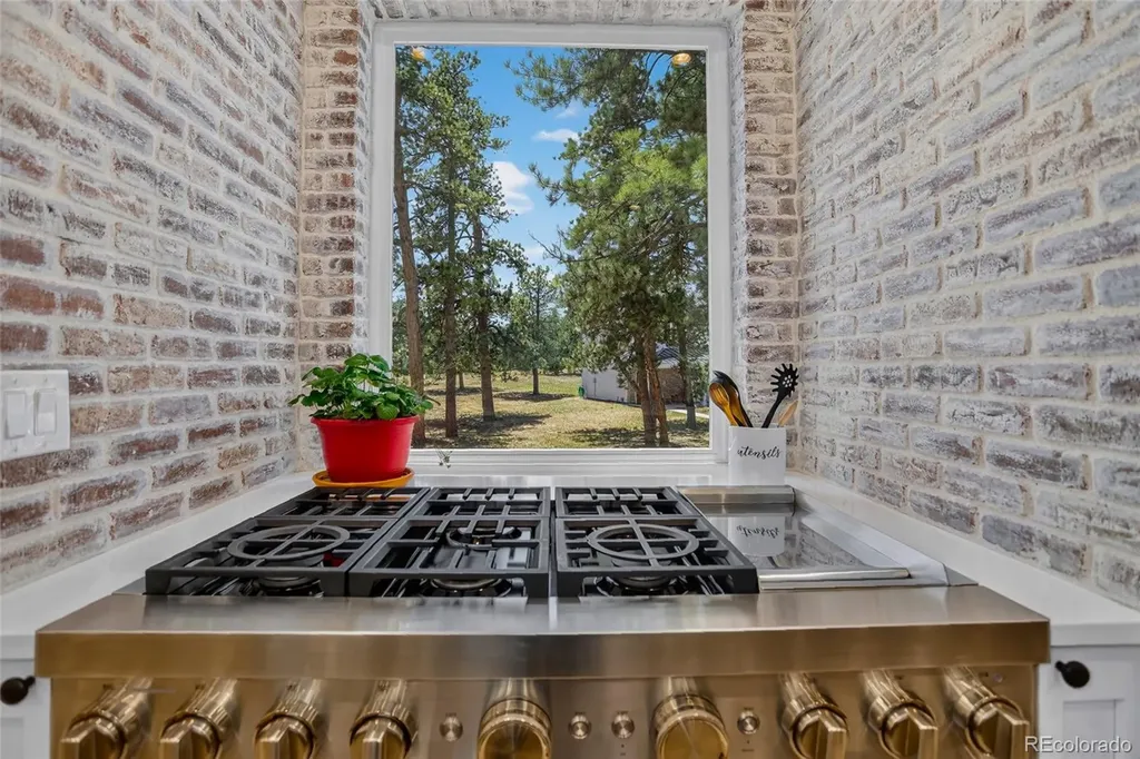 19404 Hilltop Pines Path Monument CO 80132