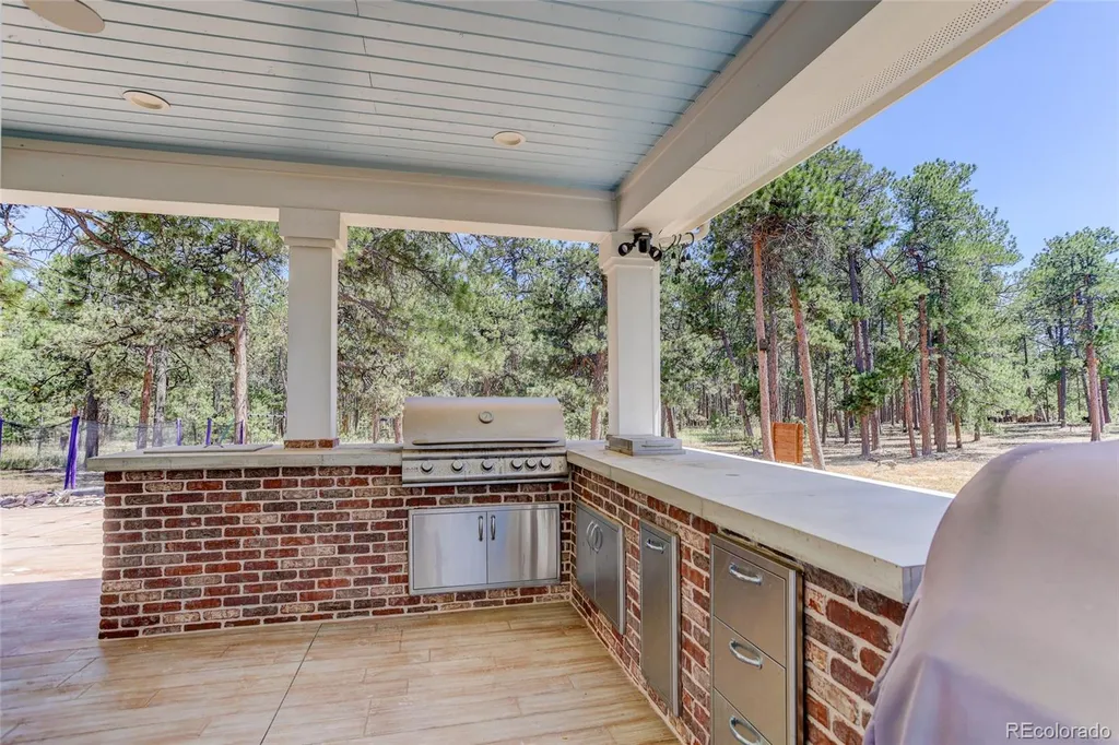 19404 Hilltop Pines Path Monument CO 80132