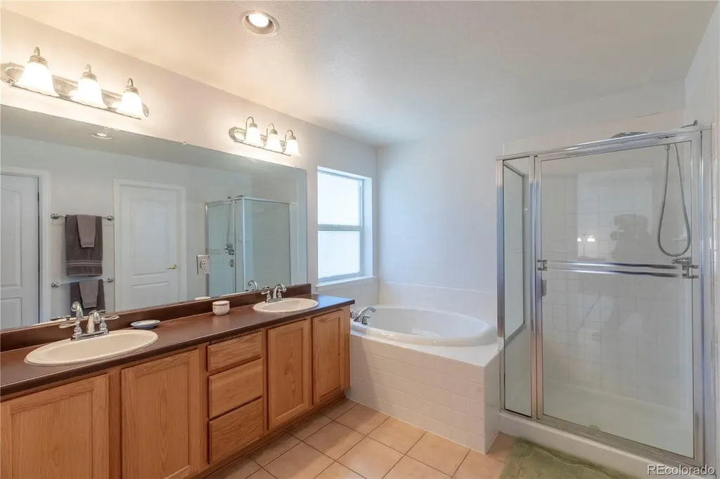 10832 Trotwood Way Littleton CO 80126