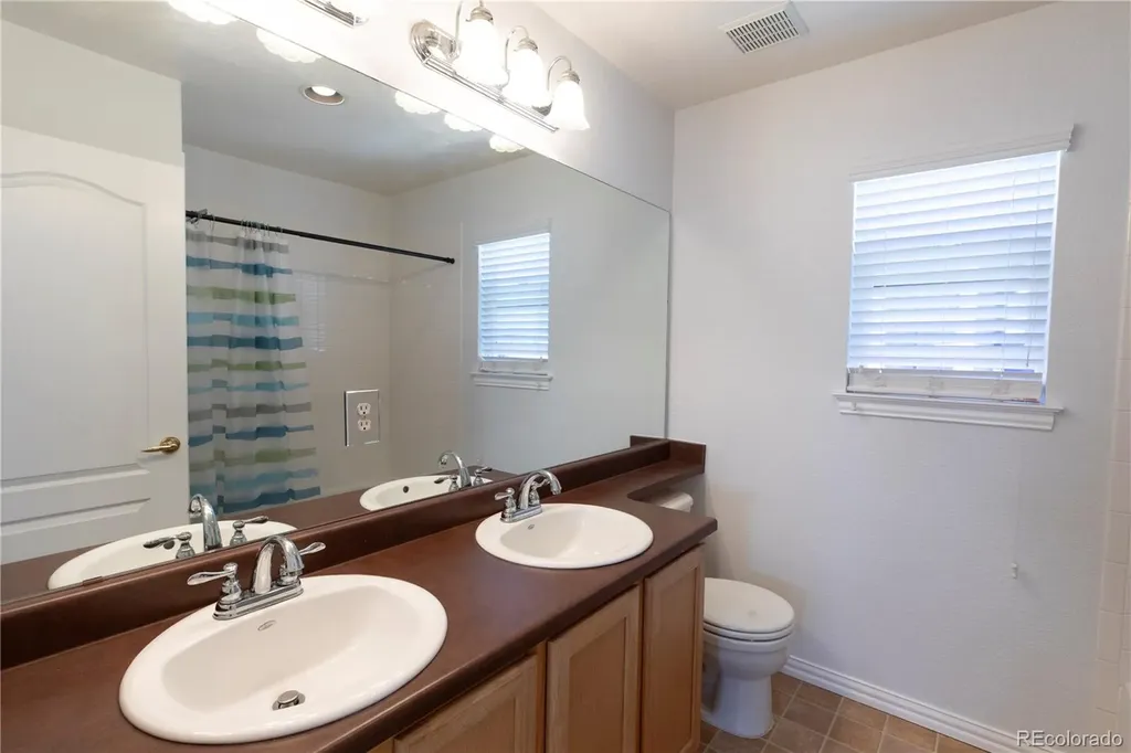 10832 Trotwood Way Littleton CO 80126
