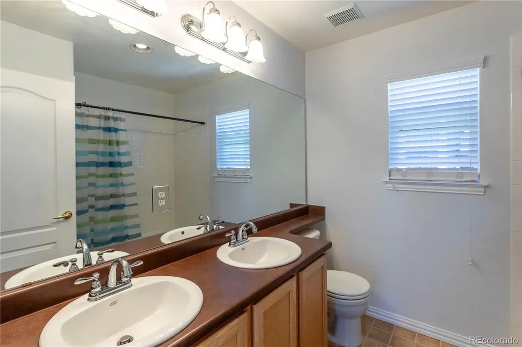 10832 Trotwood Way Littleton CO 80126