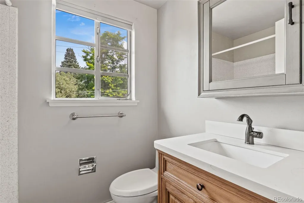 2912 Drakestone Colorado Springs CO 80909