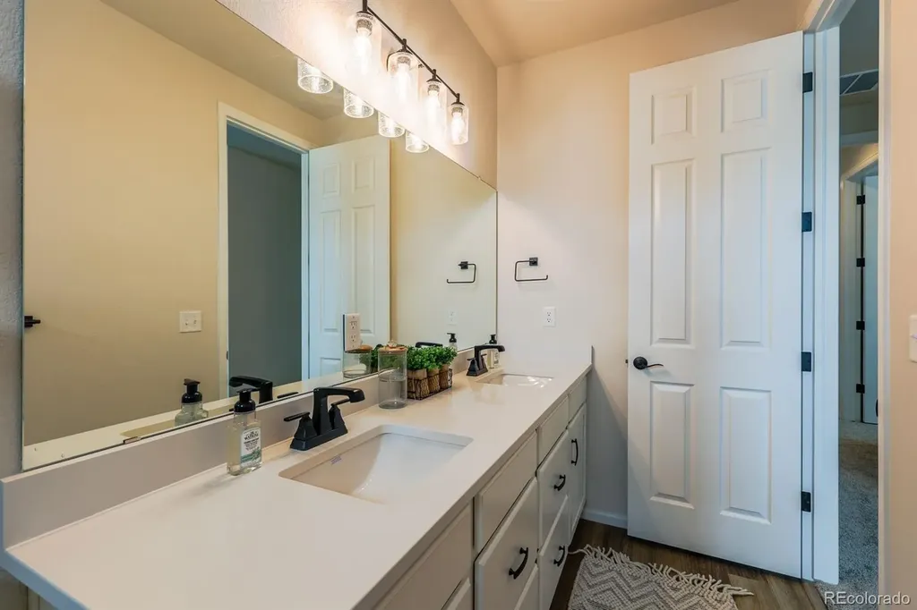 75 S Uriah Street Aurora CO 80018