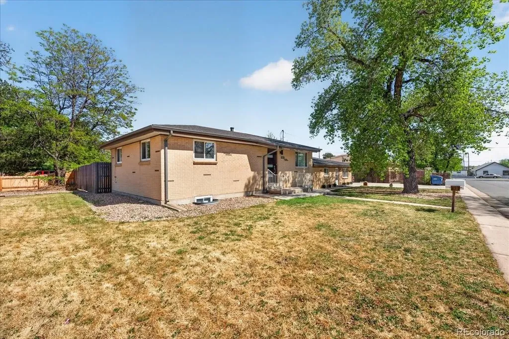 9030 Elm Court Denver CO 80260