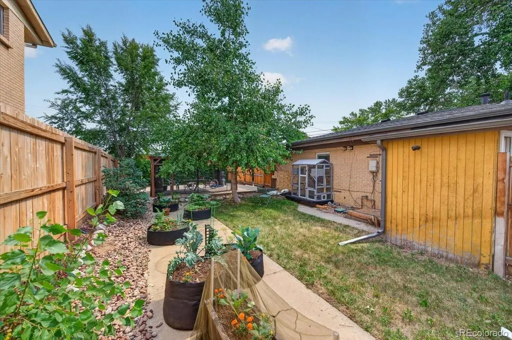 9030 Elm Court Denver CO 80260