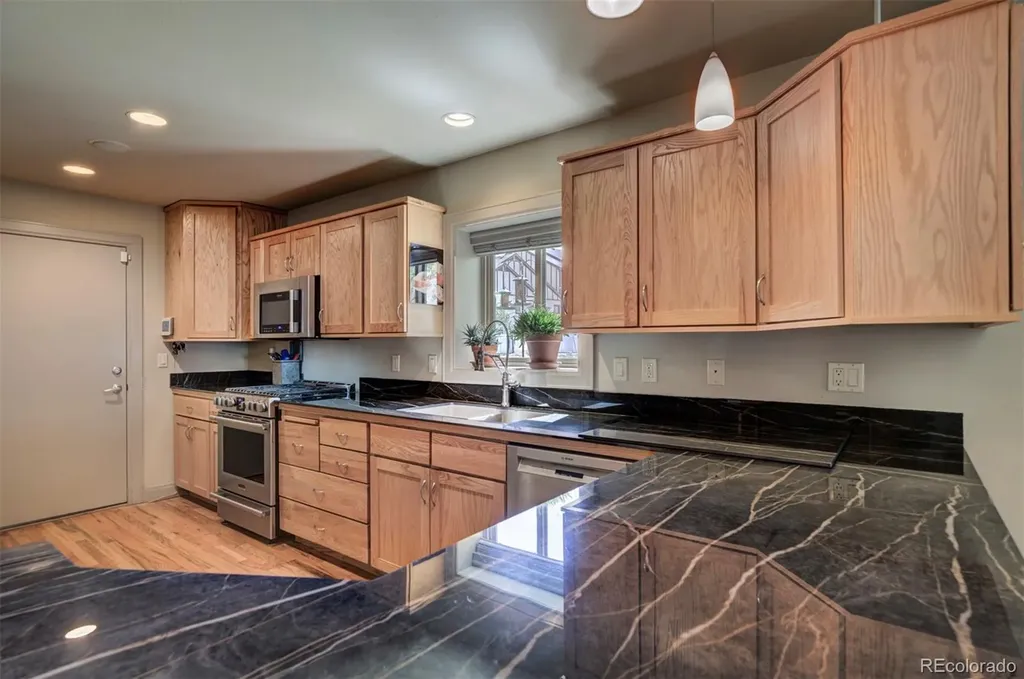 105 Aberdeen Bluff Pueblo CO 81004