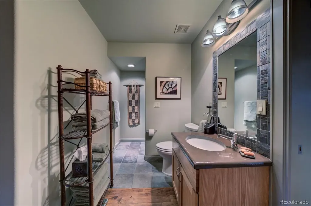 105 Aberdeen Bluff Pueblo CO 81004
