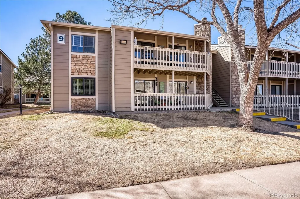 8225 Fairmount Drive Denver CO 80247
