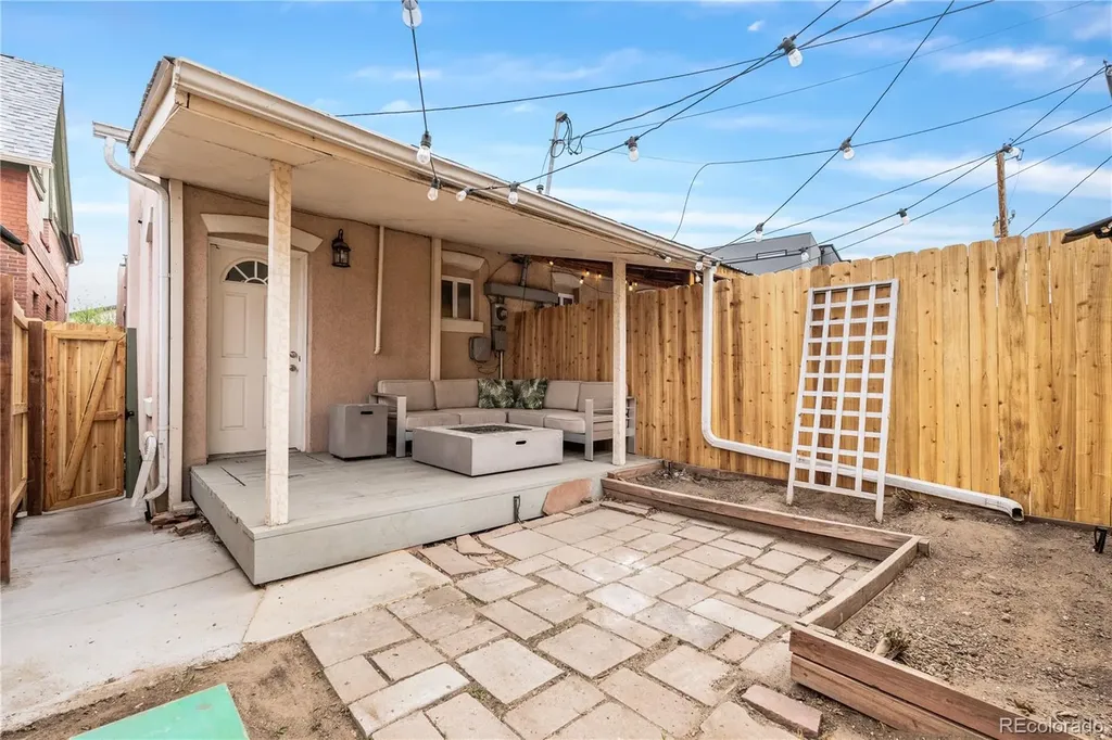 2465 W Caithness Place Denver CO 80211