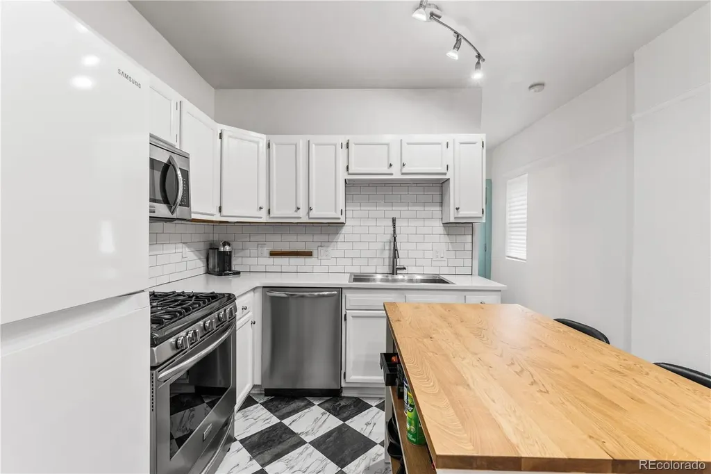 2465 W Caithness Place Denver CO 80211