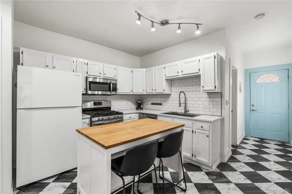 2465 W Caithness Place Denver CO 80211