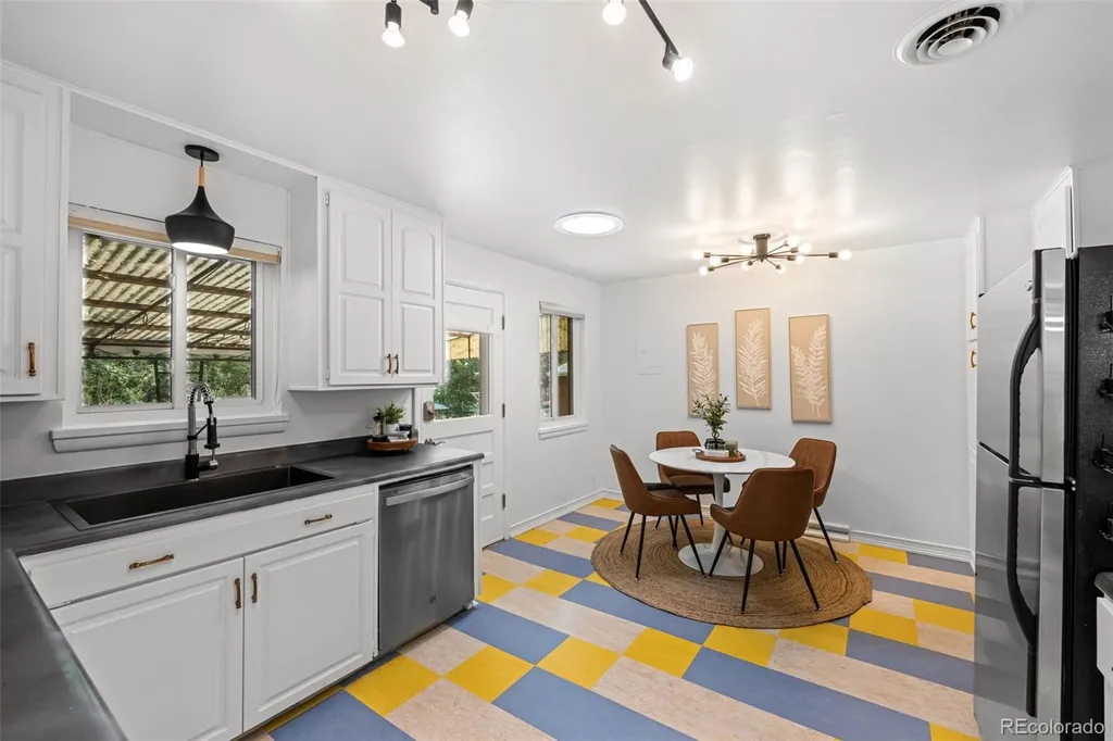 5681 E Gunnison Place Denver CO 80224