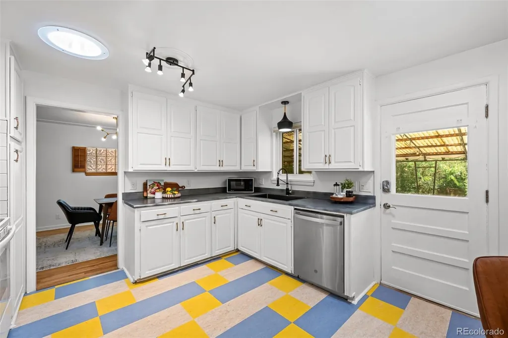 5681 E Gunnison Place Denver CO 80224