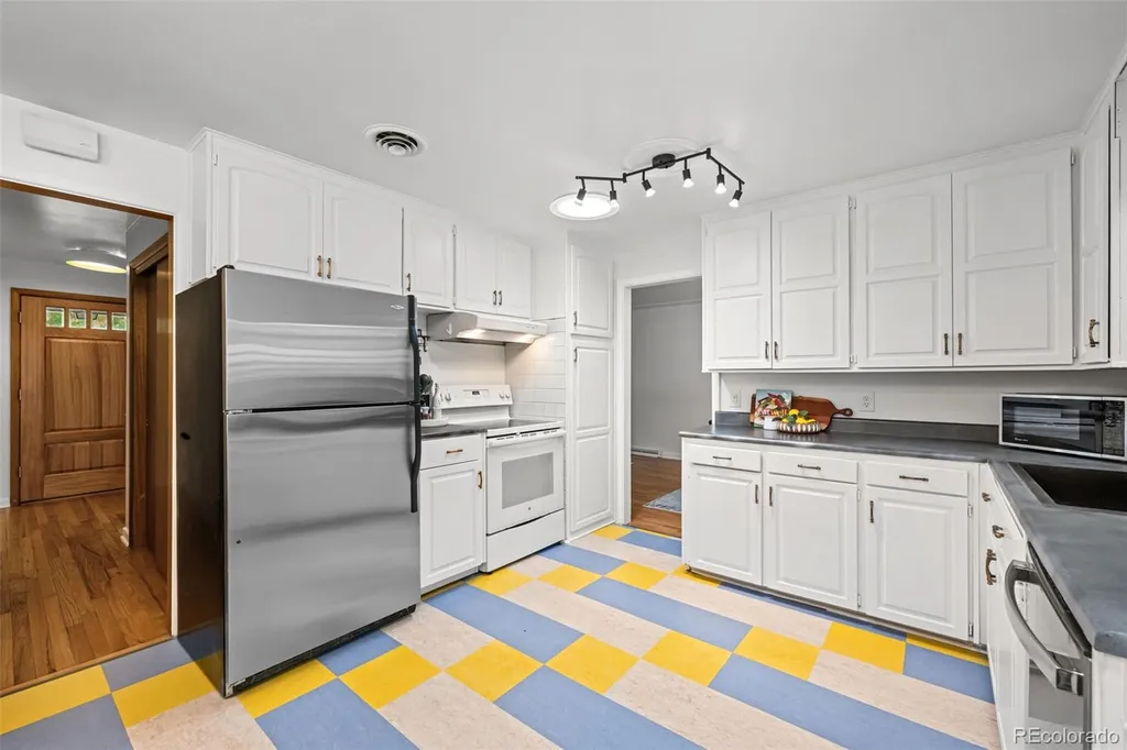 5681 E Gunnison Place Denver CO 80224