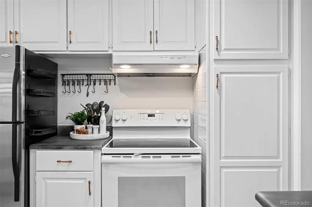 5681 E Gunnison Place Denver CO 80224