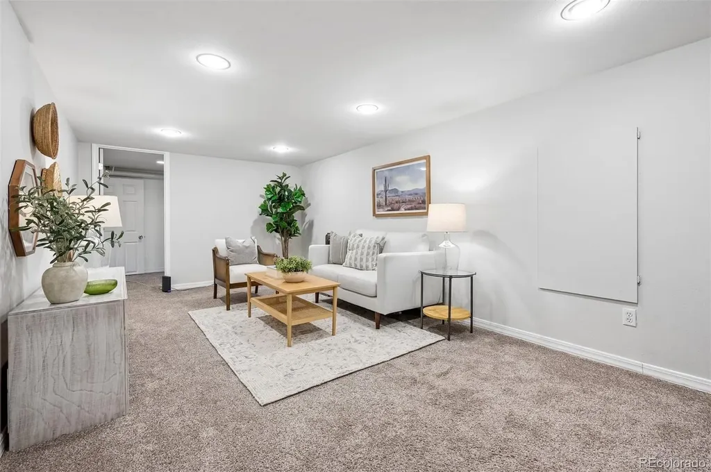 857 Grape Street Denver CO 80220