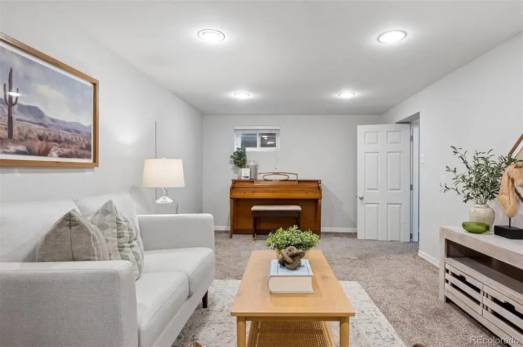 857 Grape Street Denver CO 80220