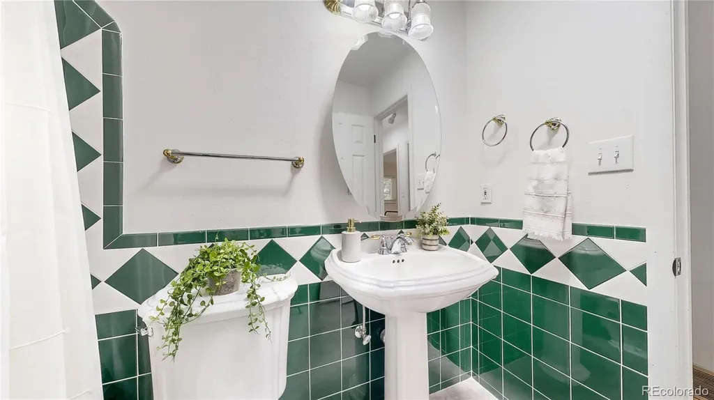 1118 Spencer Street Longmont CO 80501