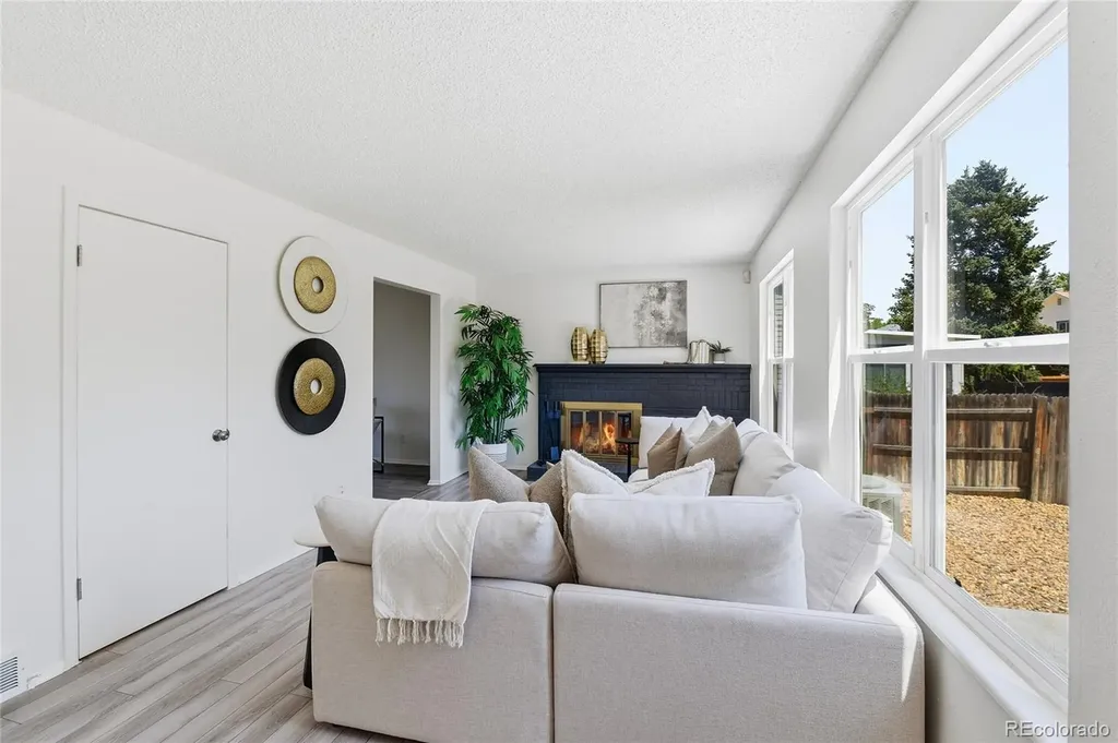 1430 S Vaughn Circle Aurora CO 80012