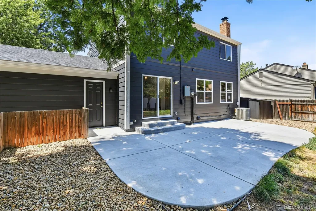 1430 S Vaughn Circle Aurora CO 80012